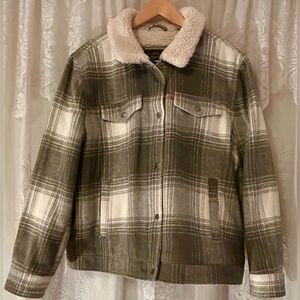 Levi’s Plaid Sherpa Trucker Jacket Warm Cozy Button Front